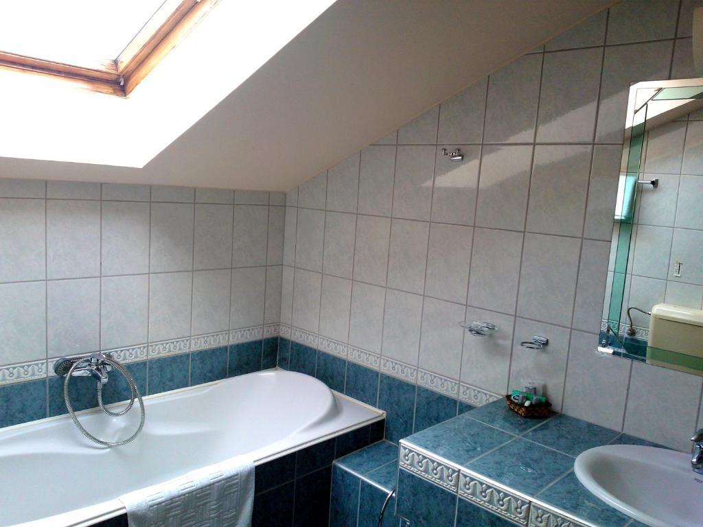 Kolibri Hotel Miskolc Room photo